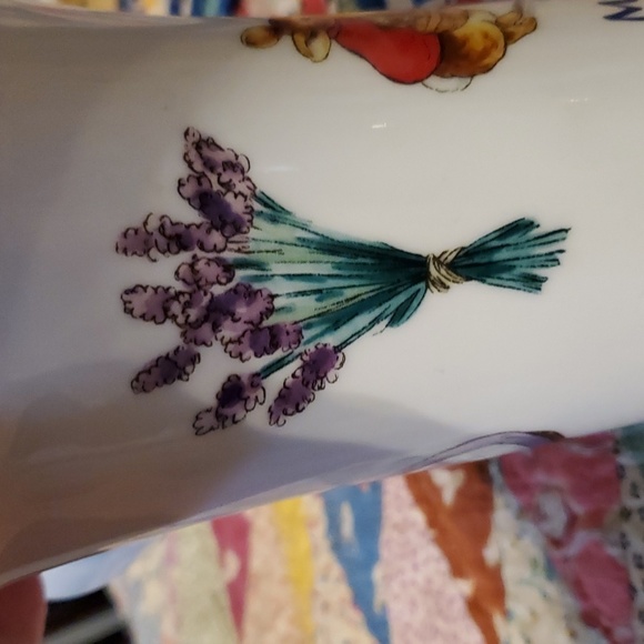 2002 ceramic Easter  basket with Mrs Rabbit - Picture 4 of 10